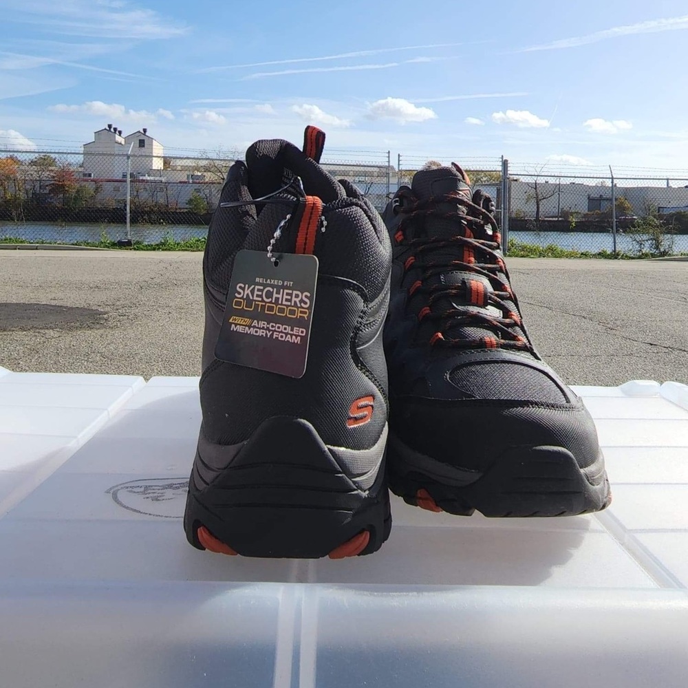 Sketchers Outdoor